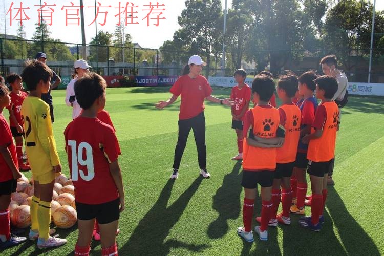 太湖边小玫瑰绽放 中青赛公益行浦玮走进苏州香山实验小学